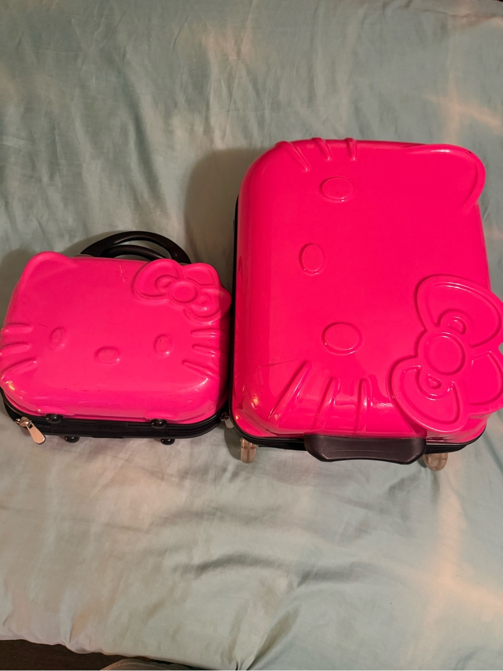 Pink Hello Kitty-style Hard Shell Carry Case Set - Picture 2 of 5